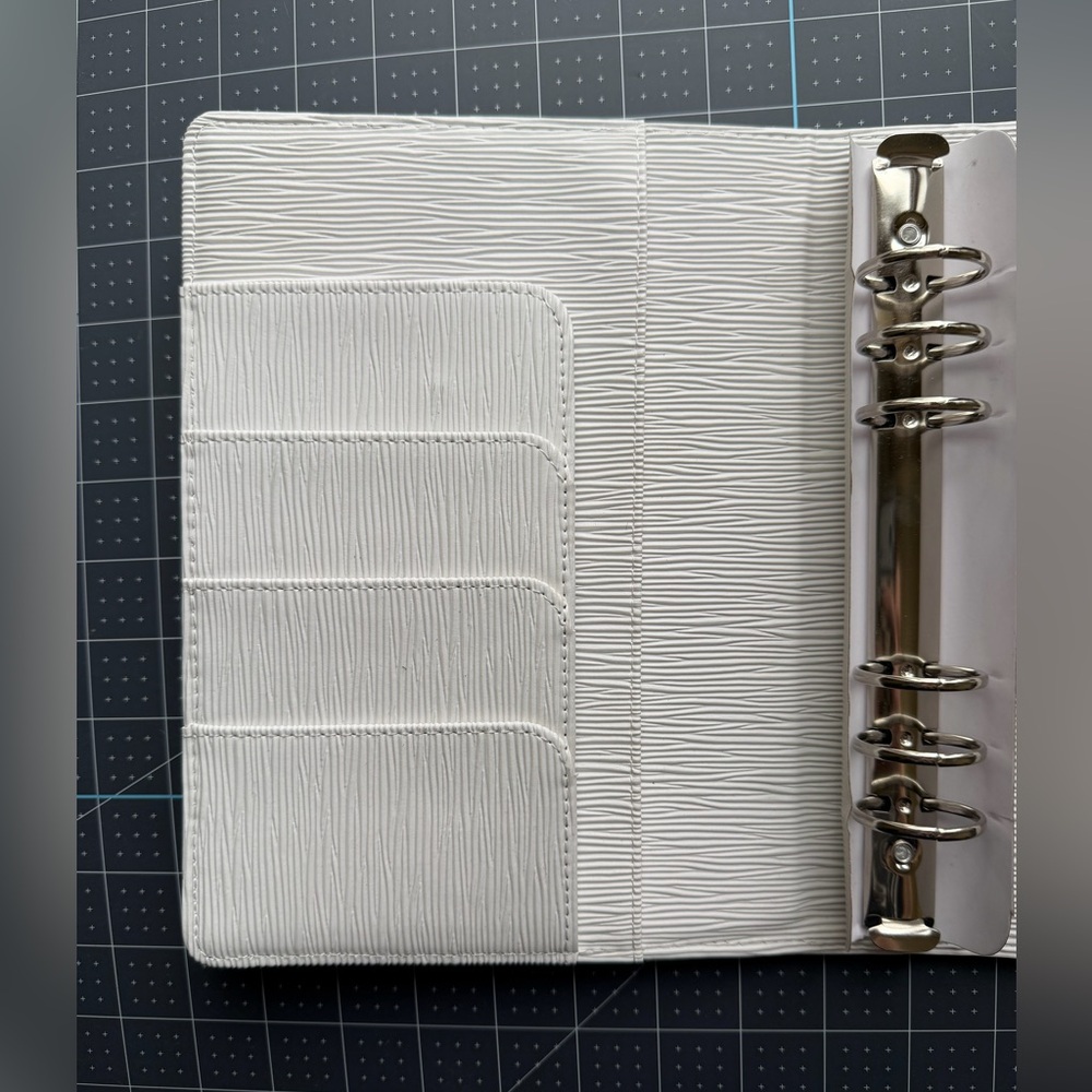 Binder - Picture 3 of 6